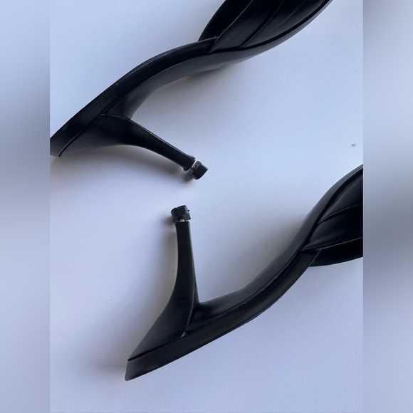 GUCCI vintage kitten heels ,GG gold charm. - Picture 12 of 12